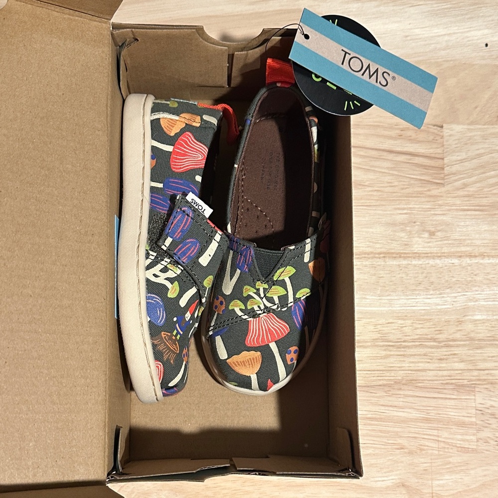 TOMS Kids Navy Slip-On Sneakers with Colorful Mushroom Print
